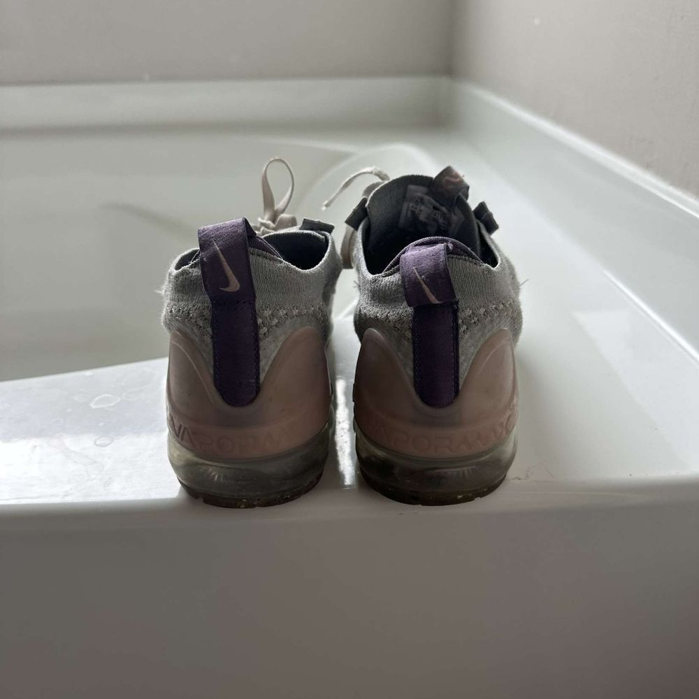 Kids Nike Vapormax Sneakers - Picture 4 of 5